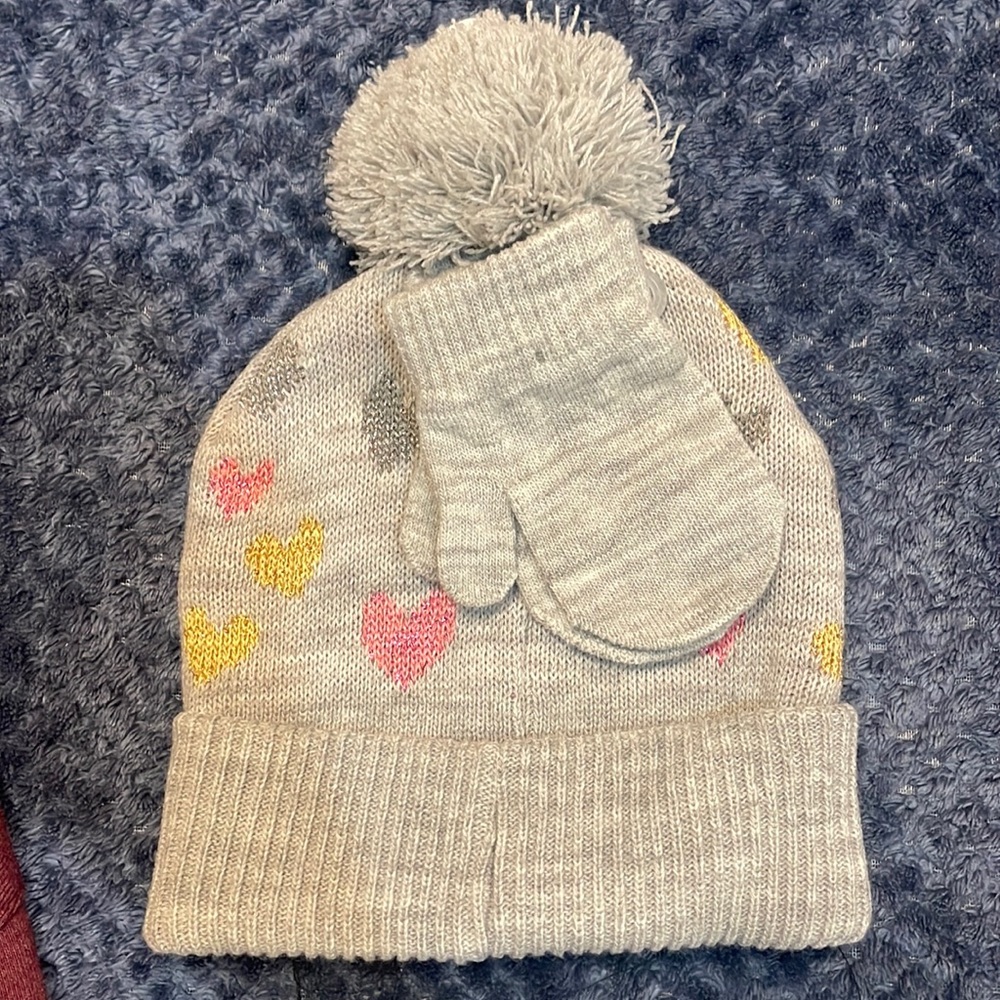 ❤️ ♥️ hat hat and mittens. Toddler size